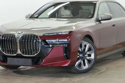 BMW i7 3.300 km 123.240 &euro; Paderborn 33100