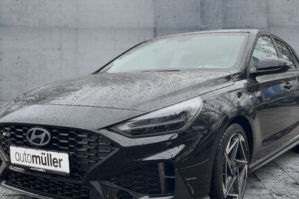 Hyundai i30 3.000 km 27.422 € Auerbach 08209