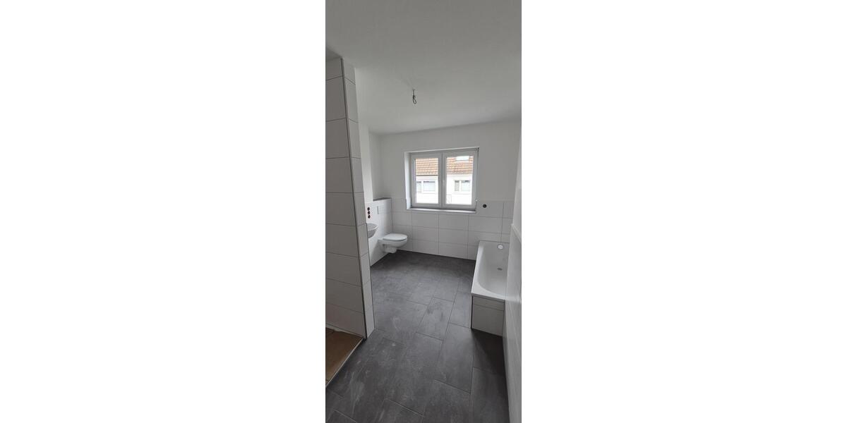 Reihenhaus Fuldatal - 4.5 Zimmer, 140 m&sup2;, 1.690&euro; | Angebot:26086904