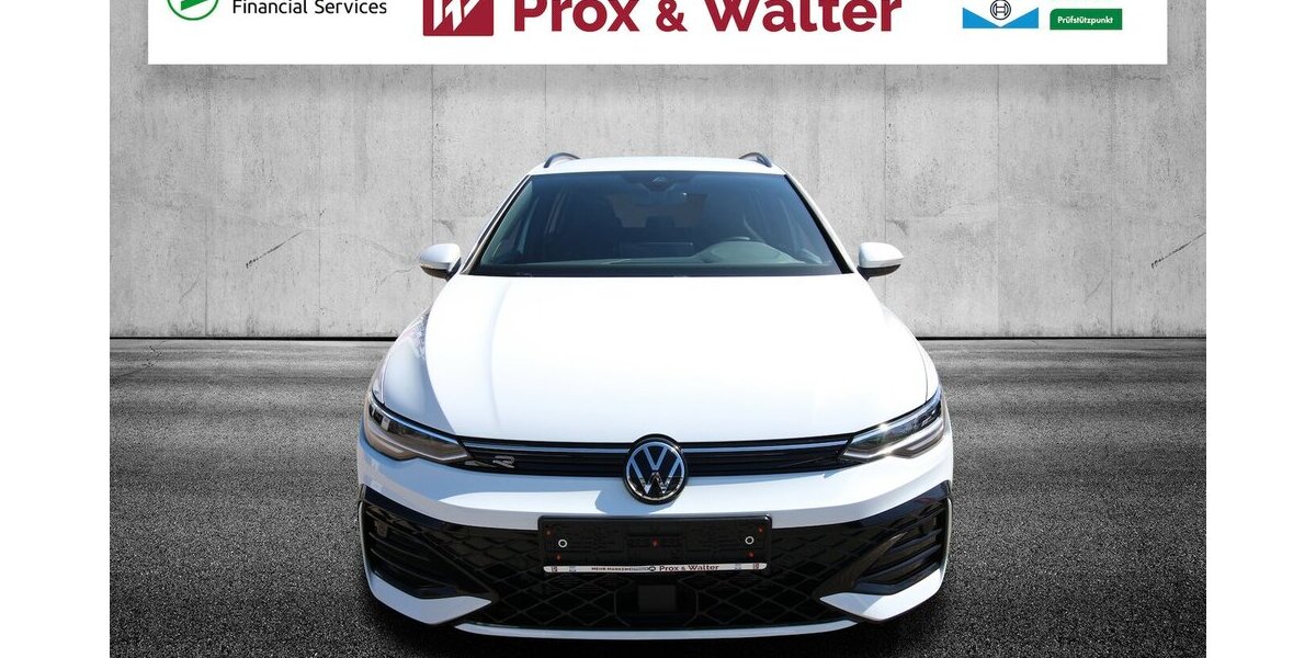 VW Golf VIII Variant 1.5 TSI R-Line LED+KAMERA+ACC 29.466 km 27.500 &euro; Hagenow 19230
