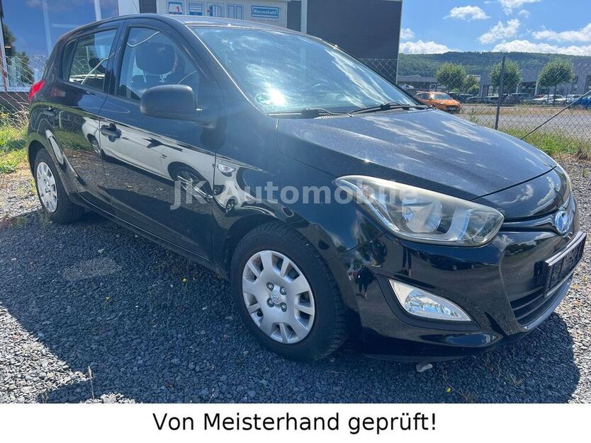 i20