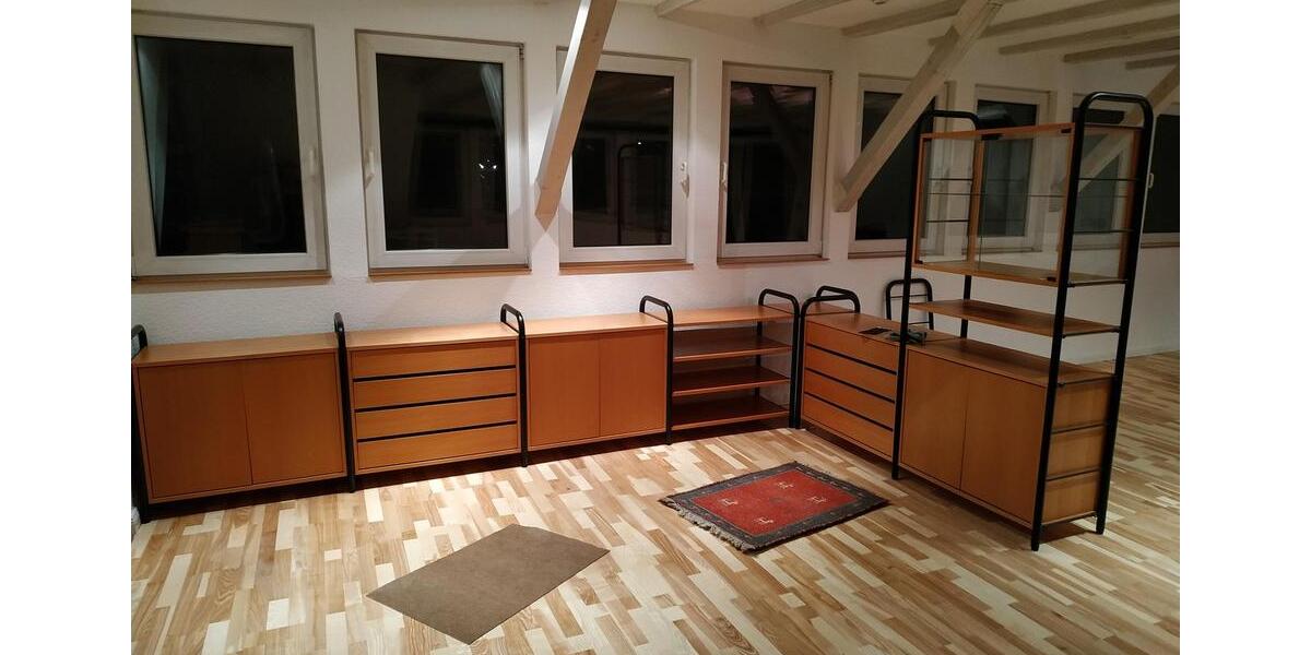 Hochwertiges PENTHOUSE mit 40 qm Süd-Dach-Terrasse, Einbau-Küche und -Schänken, Parkett 2.5 zimmer