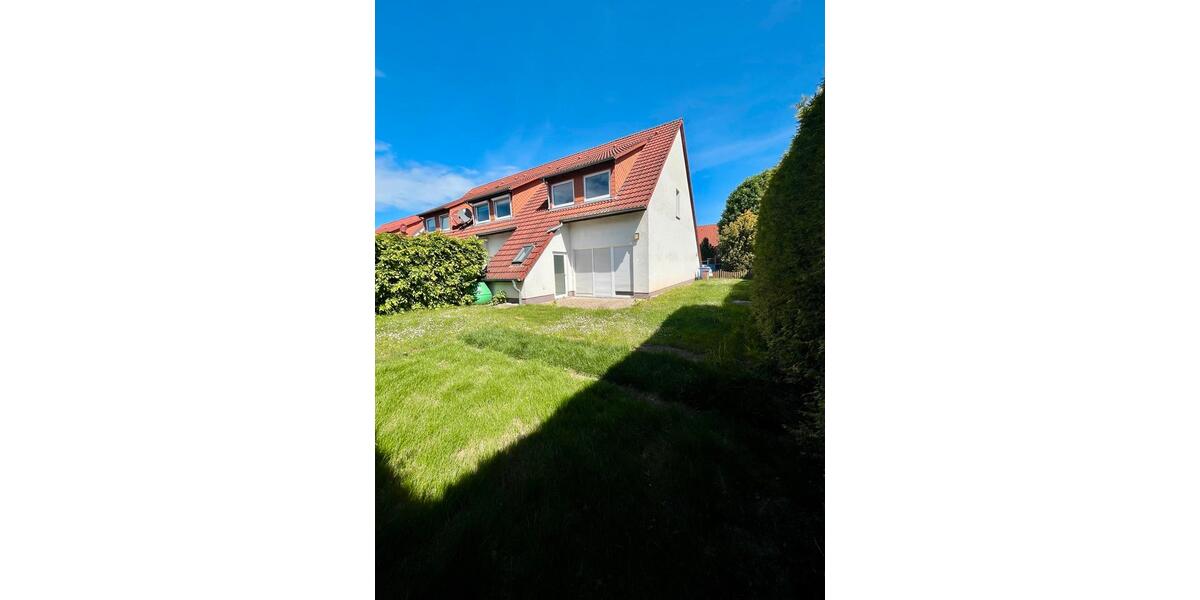 Reihenhaus mit Garten und eigenem Stellplatz in Ottersleben 4 zimmer