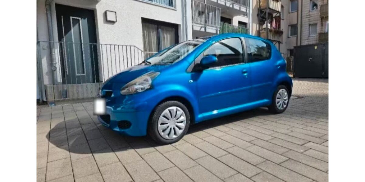 Toyota Aygo (X) 121.000 km 2.400 &euro; Nürnberg 90429