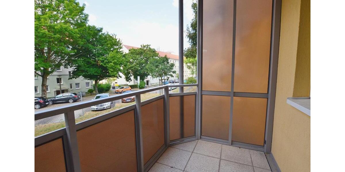 Neu sanierte 2-Raum-Wohnung im Erdgeschoss mit bodengleicher Dusche und Balkon 2 zimmer