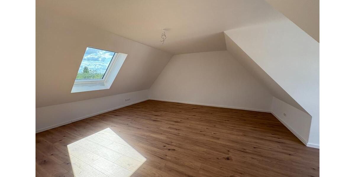 Großzügiges Neubau-Reihenhaus mit 2 Stellplätzen + Garten 5 zimmer