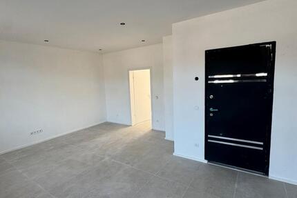 Wohnung Hennef (Sieg) - 2 Zimmer, 65 m&sup2;, 1.000&euro; | Angebot:25407468