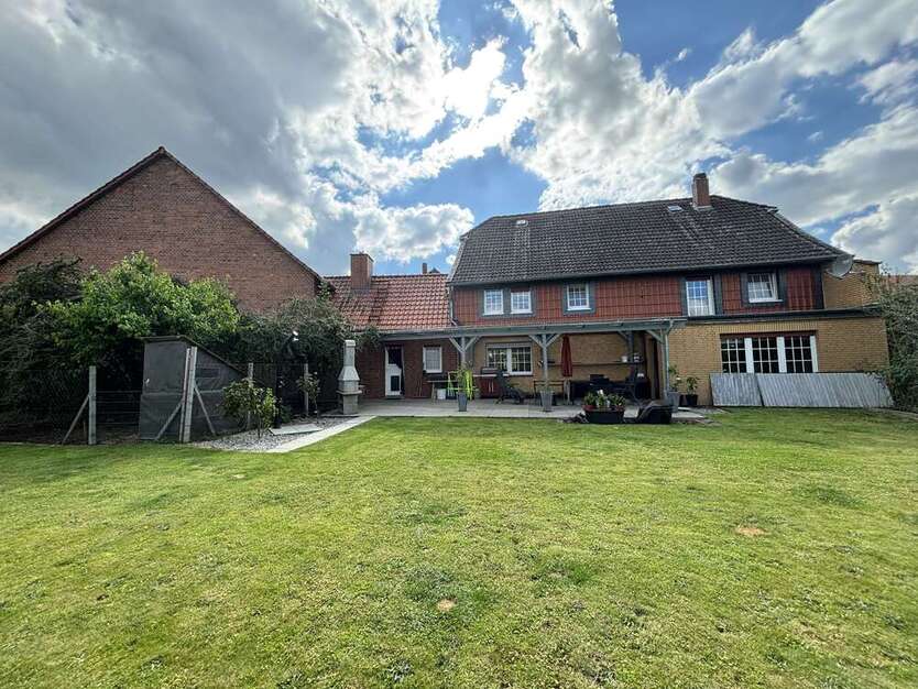 Haus zum Kaufen in Vechelde 349.000 € 250 m² 9 zimmer