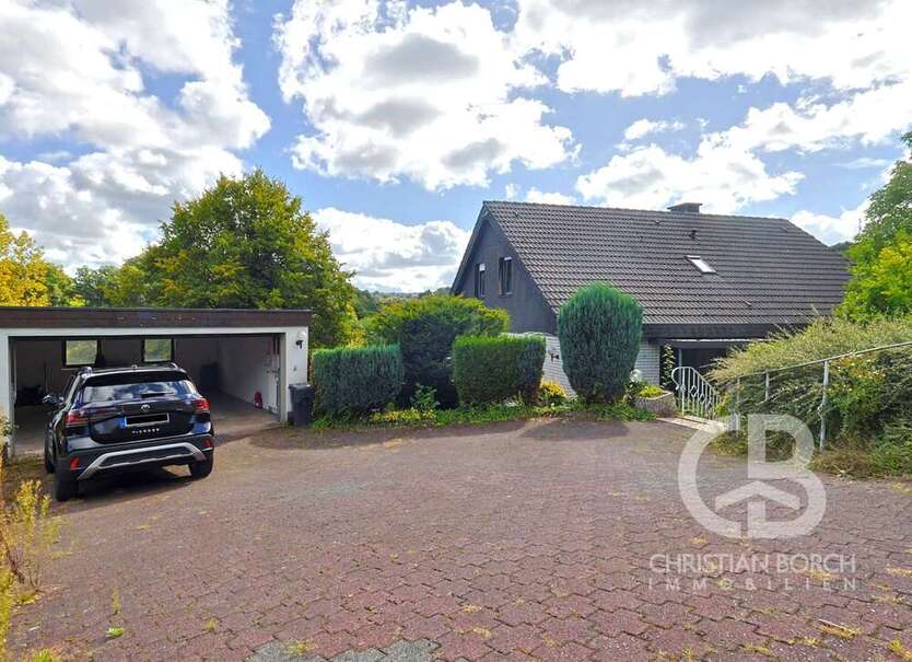 Haus zum Kaufen in Wiehl-Bielstein 439.000 € 284 m² 8 zimmer