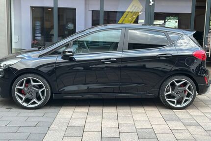 Ford Fiesta 39.500 km 15.850 &euro; Schmallenberg-Niederberndorf 57392