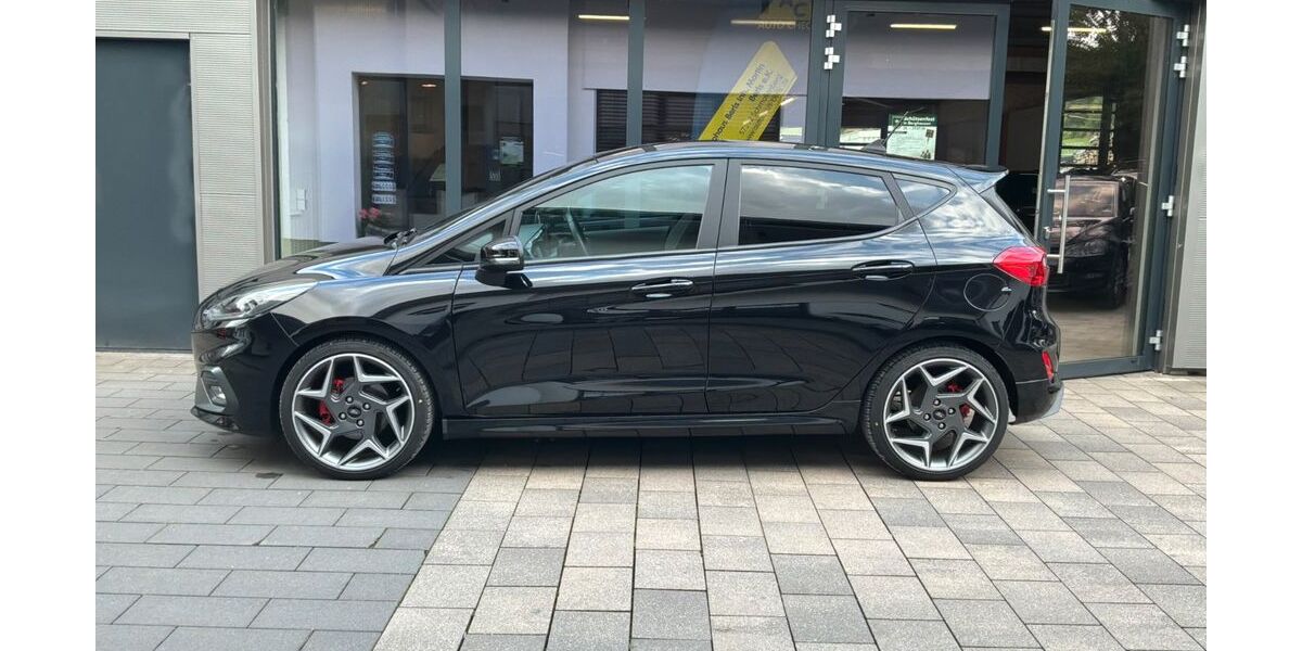 Ford Fiesta 39.500 km 15.850 &euro; Schmallenberg-Niederberndorf 57392