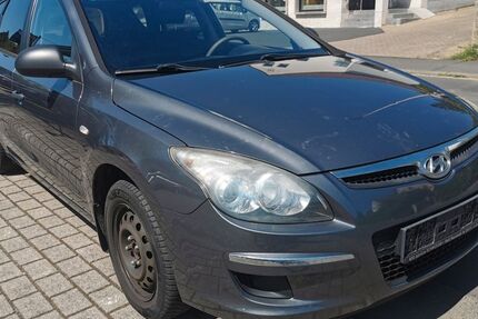 Hyundai i30 205.000 km 1.490 € Niederwerrn 97464