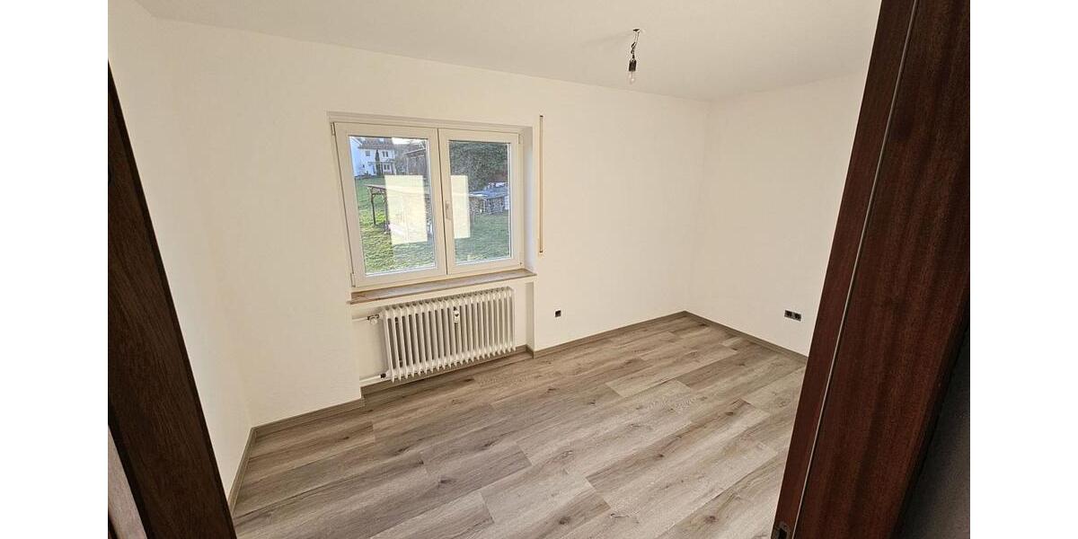 Etagenwohnung Ammerbuch - 5 Zimmer, 105 m&sup2;, 1.100&euro; | Angebot:25407180