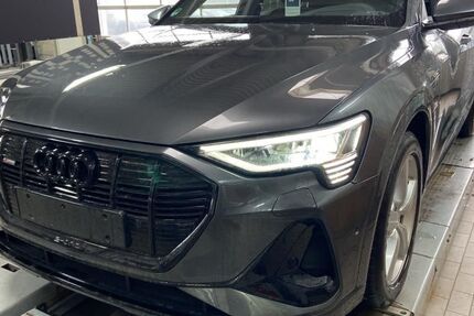 Audi e-tron 20.367 km 37.990 &euro; Hamburg 22047
