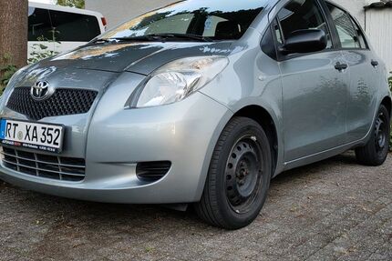 Toyota Yaris 145.000 km 2.700 &euro; Eislingen 73054