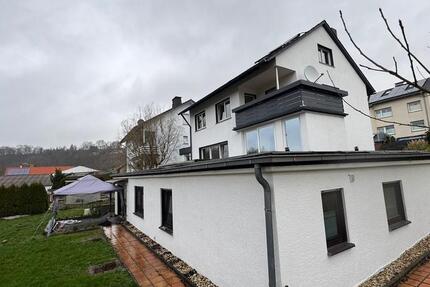 Haus Warstein - 12 Zimmer, 240 m&sup2;, 2.150&euro; | Angebot:25254952