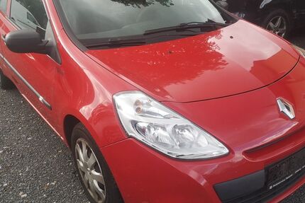 Renault Clio 211.809 km 2.000 € Coburg 96450