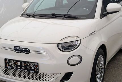 Fiat 500e 10.700 km 13.400 &euro; Langenmosen 86571