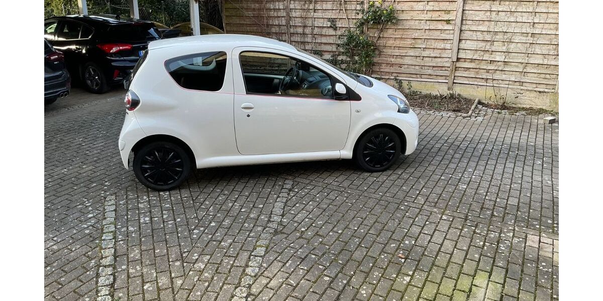 Toyota Aygo (X) 138.000 km 4.490 &euro; Bielefeld 33729