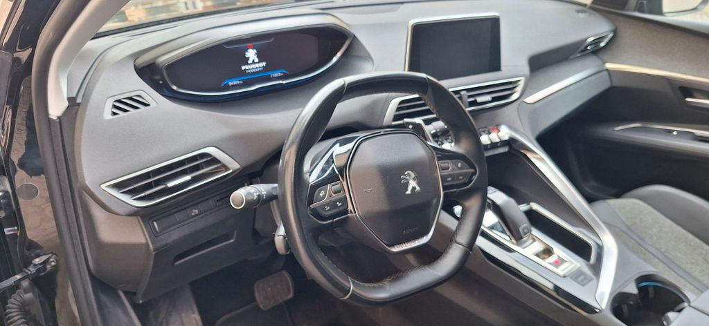 Peugeot 3008 95.000 km 17.500 € Halle 06112