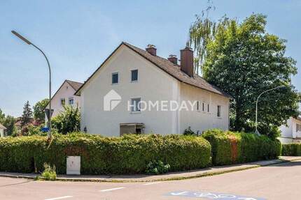 Dreifamilienhaus mit ca. 240 m² Wohnfläche auf großzügigem Grundstück 9 zimmer