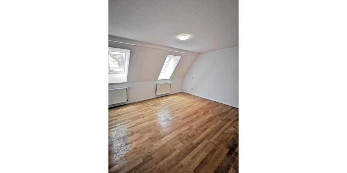 Dachgeschoßwohnung Hartheim am Rhein - 5 Zimmer, 132 m&sup2;, 1.584&euro; | Angebot:25106805