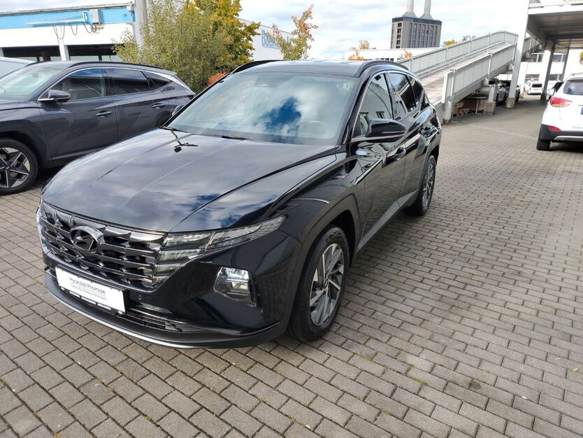 Hyundai TUCSON 37.900 km 24.975 € München 81477