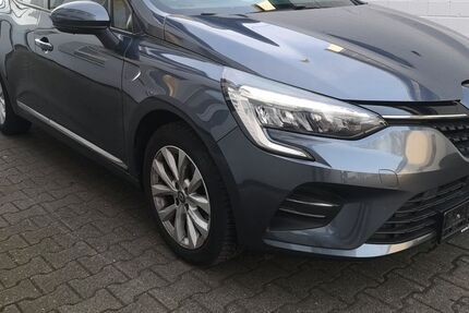 Renault Clio 40.100 km 9.399 &euro; DÜSSELDORF 40589