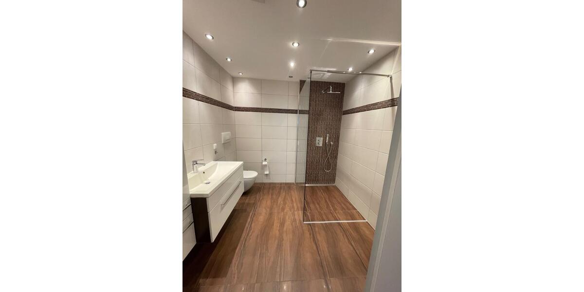 Doppelhaushälfte Duisburg Huckingen - 6 Zimmer, 170 m&sup2;, 2.400&euro; | Angebot:24851134