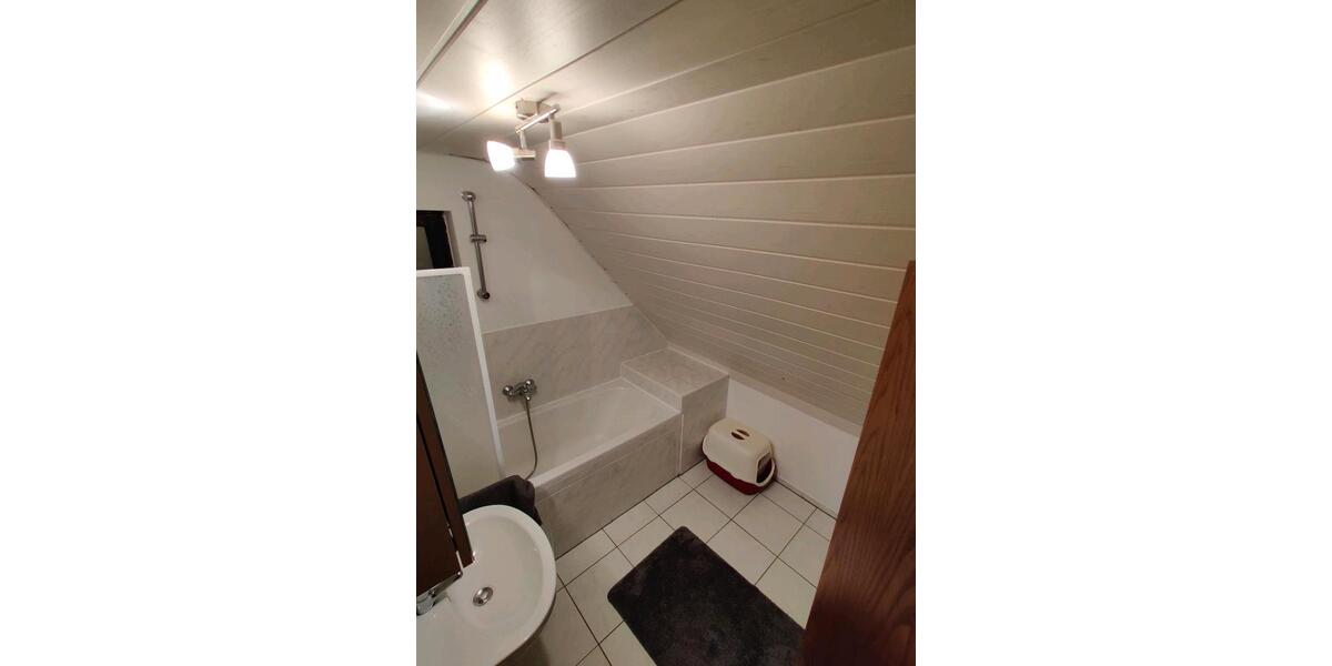 Einliegerwohnung im Dachgeschoss in Gummersbach zu vermieten! 2 zimmer