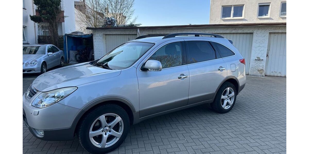 Hyundai TUCSON 325.000 km 4.300 &euro; Ludwigshafen 67059