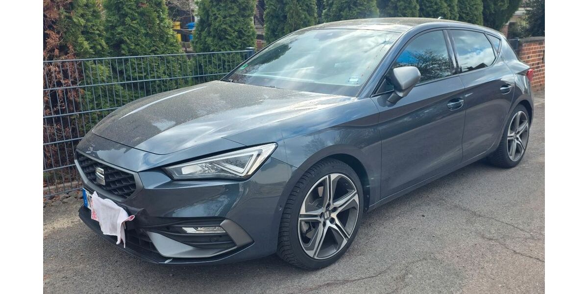 Seat Leon 32.000 km 24.999 &euro; Magdeburg 39110