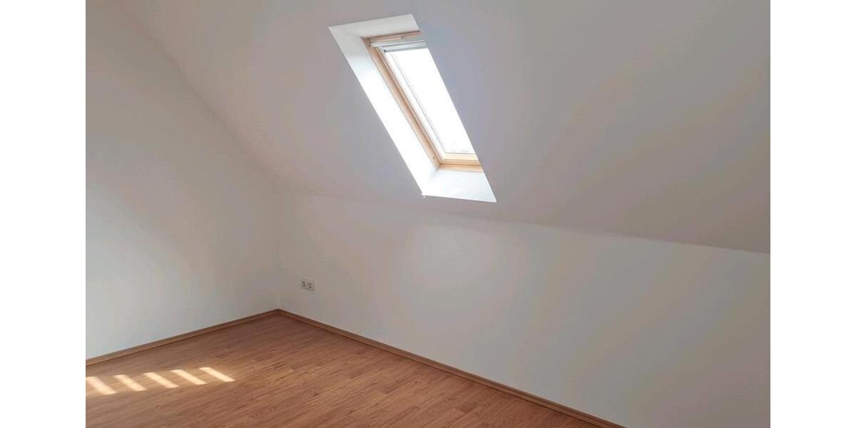 Dachgeschoßwohnung Morsbach - 3 Zimmer, 65 m&sup2;, 490&euro; | Angebot:25366346