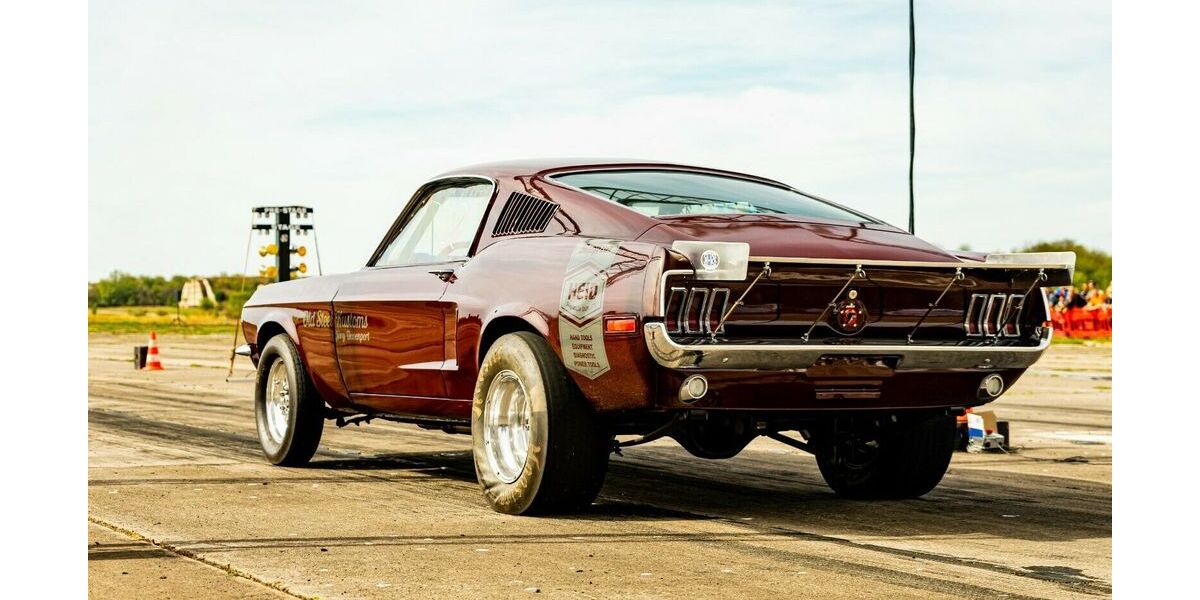 Ford Mustang 4.800 km 89.900 &euro; Krakow am See 18292