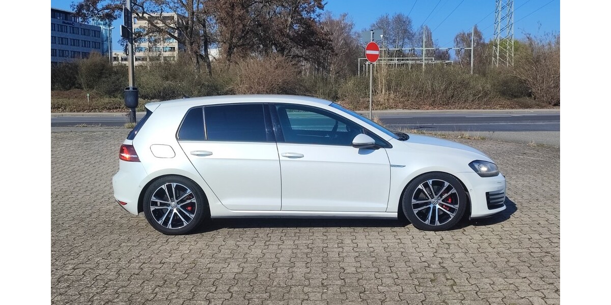 VW Golf 209.000 km 13.500 &euro; Braunschweig 38100