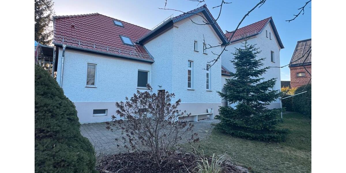 Hochparterre Storkow (Mark) - 4 Zimmer, 130 m&sup2;, 1.400&euro; | Angebot:25390699