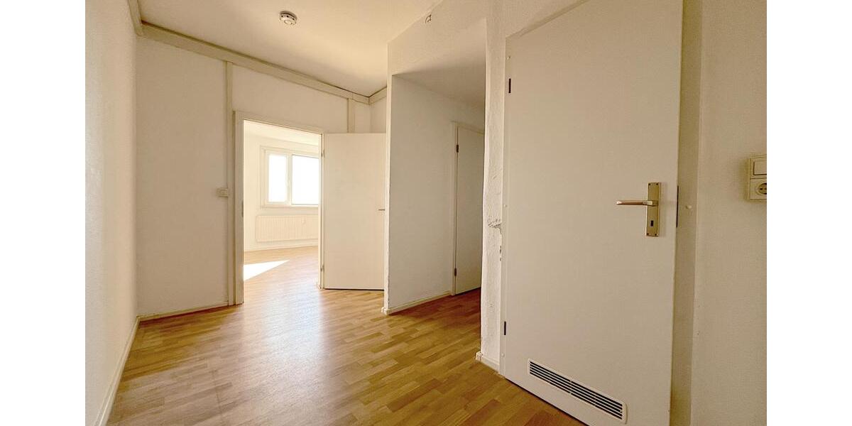 Etagenwohnung Halle (Saale) Nietleben - 5 Zimmer, 100 m&sup2;, 561&euro; | Angebot:25321025