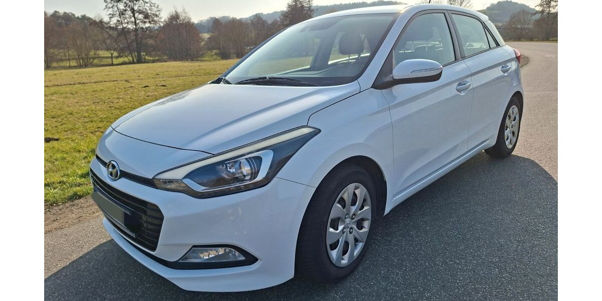 Hyundai i20 101.000 km 9.100 &euro; Herborn 35745
