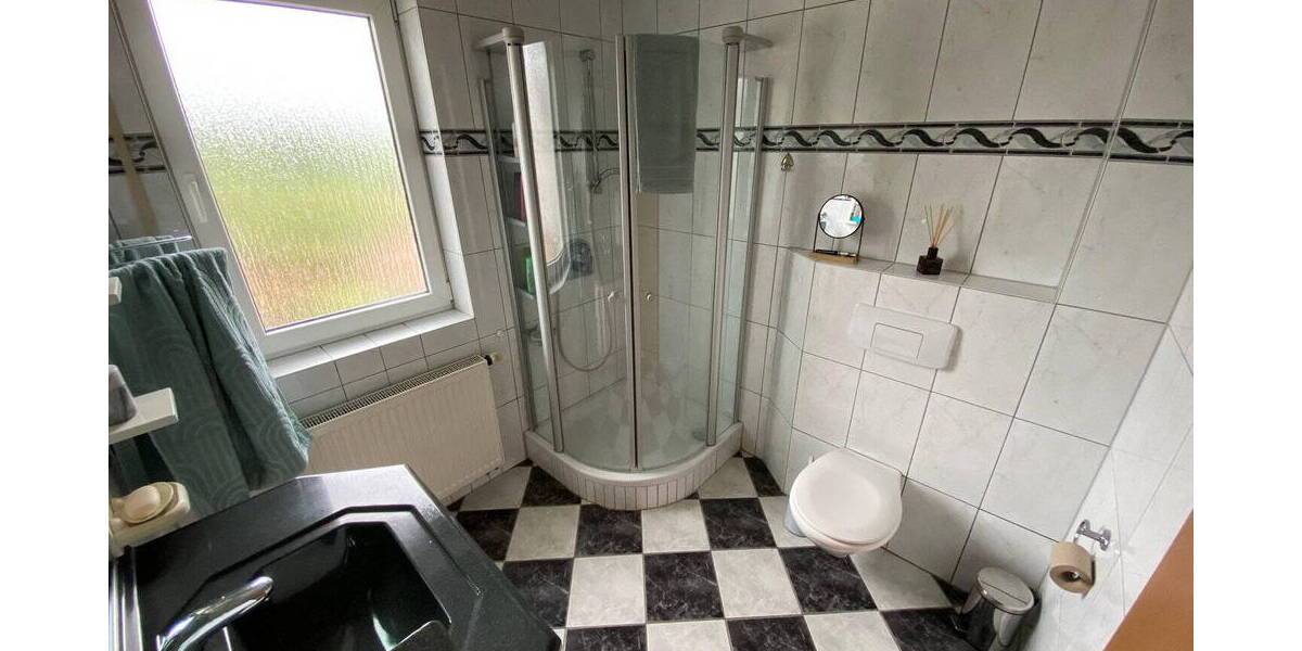 Einfamilienhaus Waldbröl - 6 Zimmer, 126 m&sup2;, 1.500&euro; | Angebot:26794401