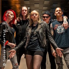 The Headlines + Support: EXAT 31.10.2025 Marias-Ballroom