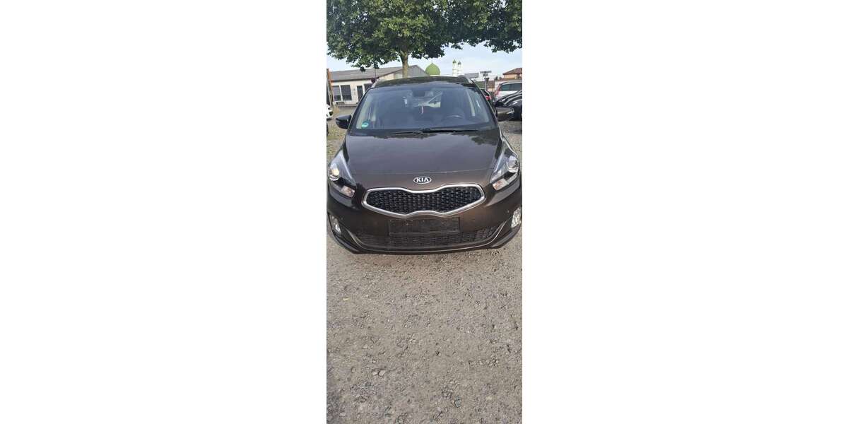 Kia Carens 156.000 km 8.930 &euro; Einhausen 64683