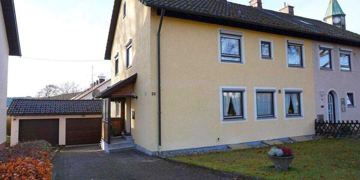 Charmante Doppelhaushälfte mit schönem Garten und Garage in Freudenstadt. 6 zimmer