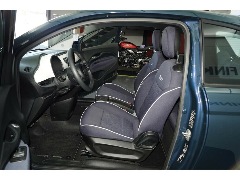 500e Action Carplay Android Automatik 1.Hand