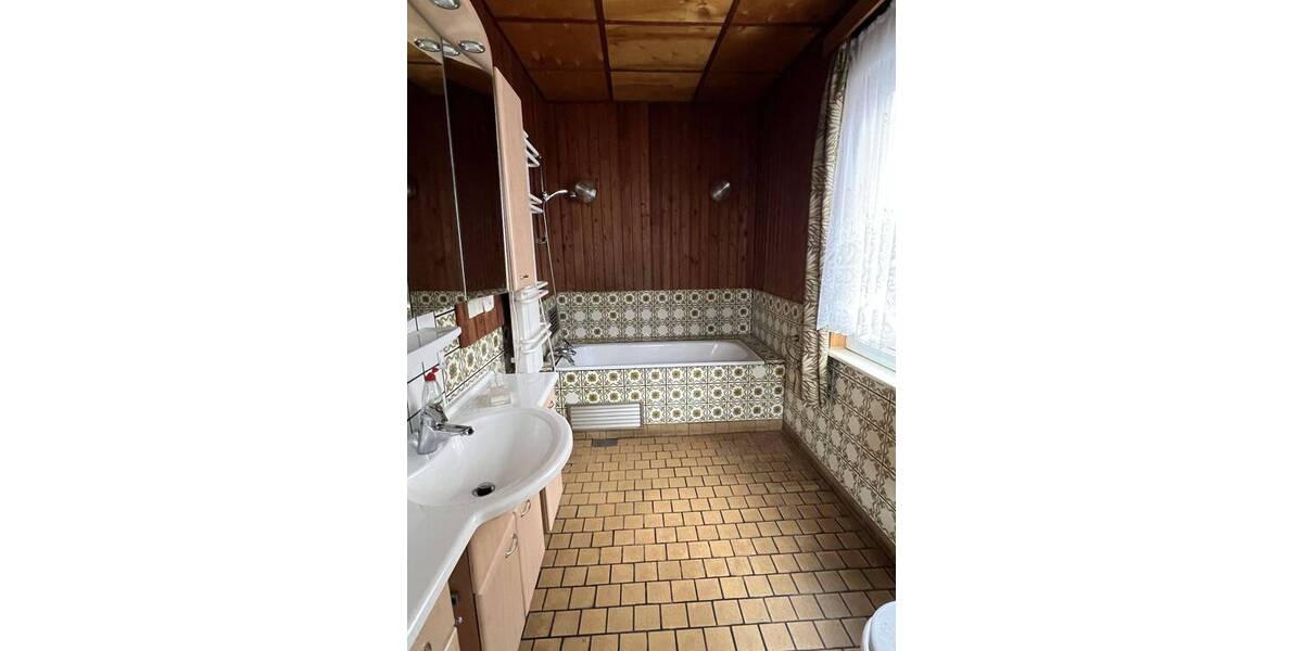 Mehrfamilienhaus, Wohnhaus Geratal OT Geraberg Geraberg - 9 Zimmer, 234 m&sup2;, 158.000&euro; | Angebot:26277481