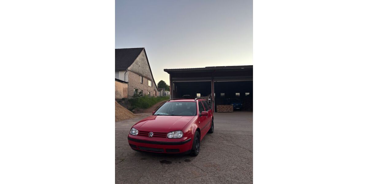 VW Golf 266.000 km 2.499 &euro; Lenne 37627
