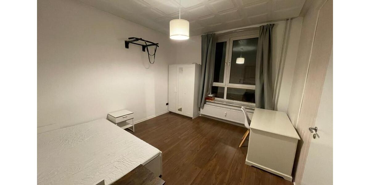 Schönes großes Zimmer in der Toosy 1 zimmer