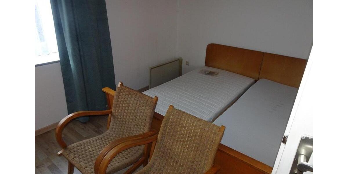 Einfamilienhaus Dingolfing - 10 Zimmer, 260 m&sup2;, 1.500&euro; | Angebot:25523082