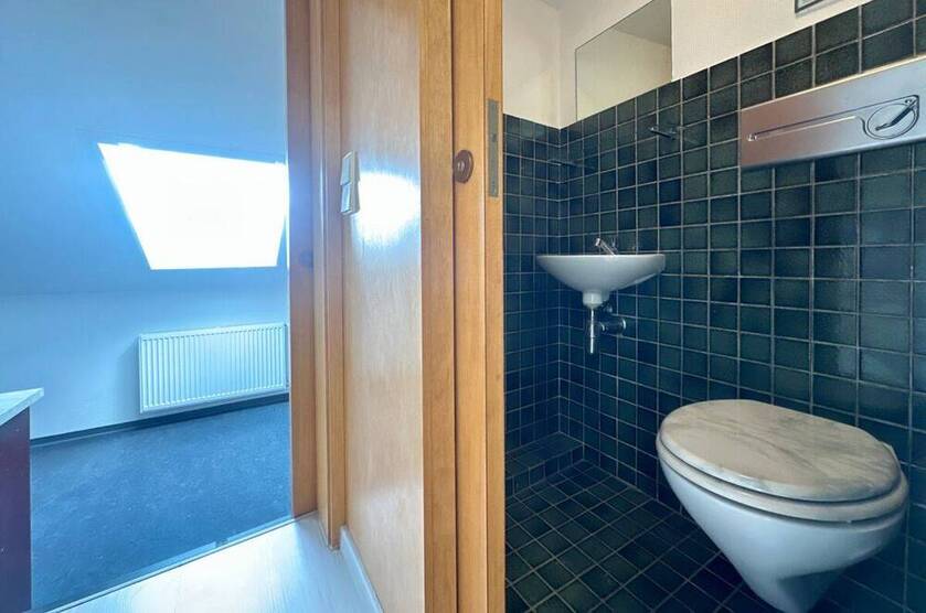 Außergewöhnliche 4,5 Zimmer Wohnung direkt am Feld mit Garage