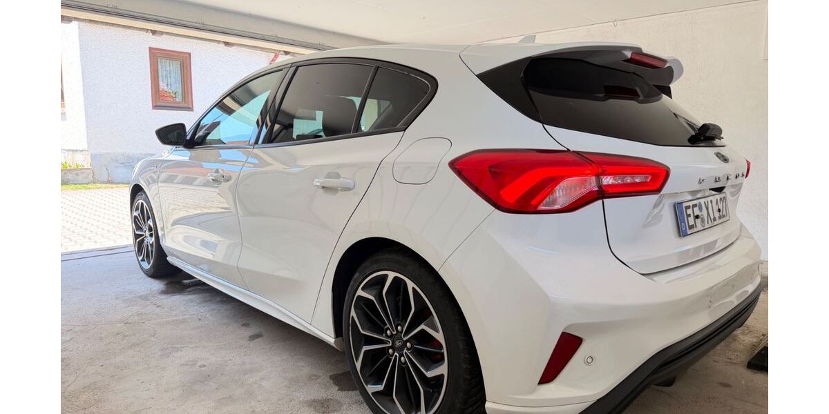 Ford Focus 198.000 km 7.990 &euro; Erfurt 99089