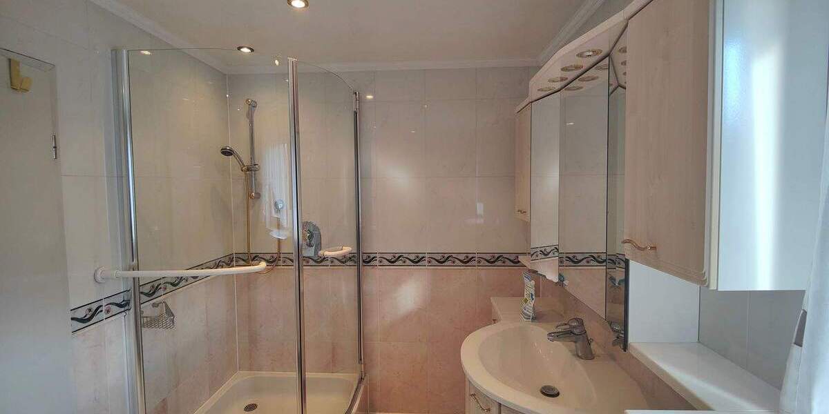Einfamilienhaus Mitwitz - 7 Zimmer, 226 m&sup2;, 175.000&euro; | Angebot:25801330